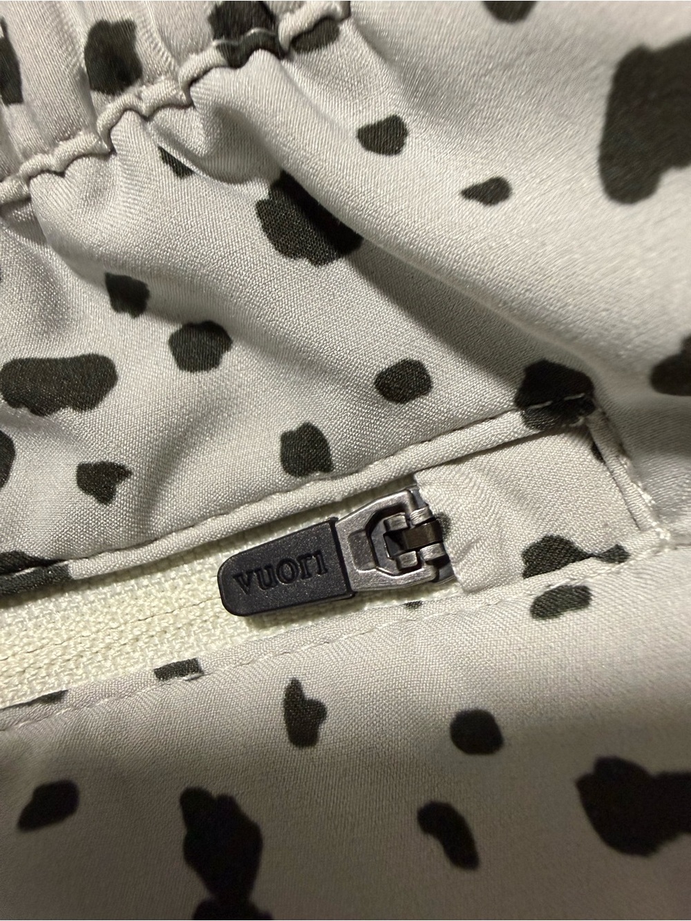 Vuori Women’s Black and White Print Athletic Shorts. Size L - Picture 3 of 4